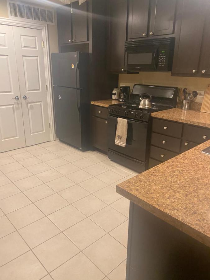 Entire Modern 2 Bedroom Apartment Chicago Eksteriør billede